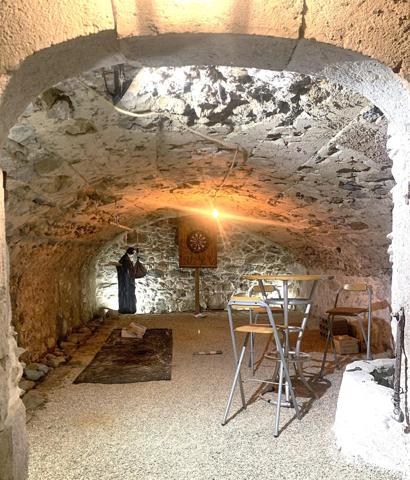 T4 avec jardin, piscine, garage, carport et caves