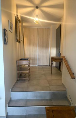 T4 avec jardin, piscine, garage, carport et caves