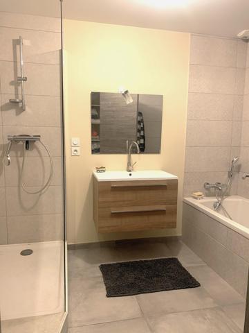 T4 avec jardin, piscine, garage, carport et caves