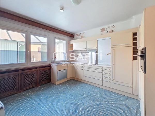 Maison de 229 m2 dont 86 m2 à rénover