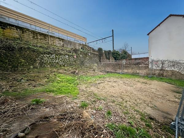 TERRAIN CONSTRUCTIBLE 142 M² VANVES