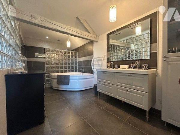 MAISON A VENDRE BAUGE EN ANJOU
10 minutes Baugé
Ravissante et confortable maison ancienne sit...