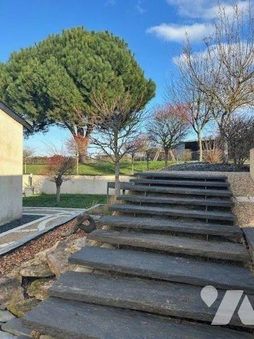 MAISON A VENDRE BAUGE EN ANJOU
10 minutes Baugé
Ravissante et confortable maison ancienne sit...