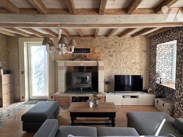 MAISON A VENDRE BAUGE EN ANJOU
10 minutes Baugé
Ravissante et confortable maison ancienne sit...