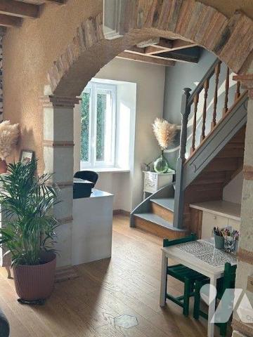 MAISON A VENDRE BAUGE EN ANJOU
10 minutes Baugé
Ravissante et confortable maison ancienne sit...