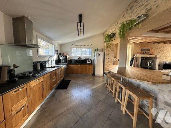 MAISON A VENDRE BAUGE EN ANJOU
10 minutes Baugé
Ravissante et confortable maison ancienne sit...