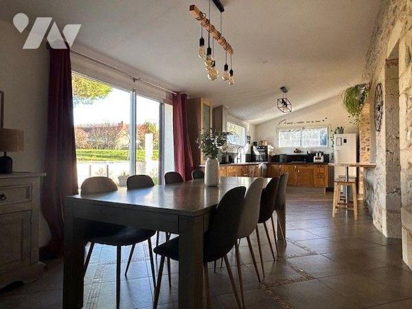 MAISON A VENDRE BAUGE EN ANJOU
10 minutes Baugé
Ravissante et confortable maison ancienne sit...