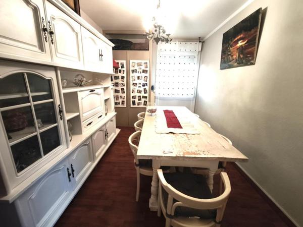 Appartement lumineux de 85m2 au 3ème étage.