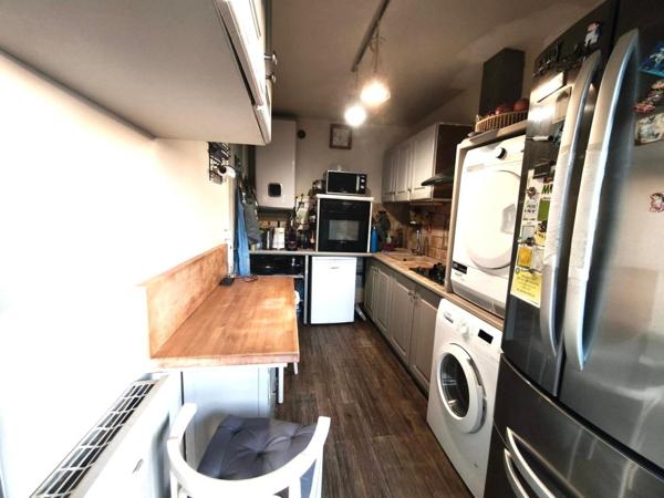 Appartement lumineux de 85m2 au 3ème étage.