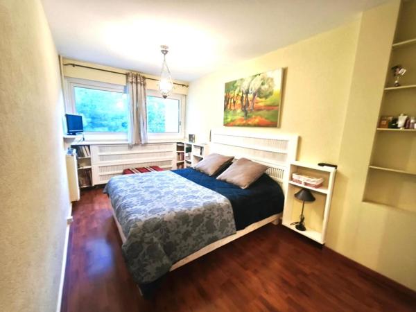 Appartement lumineux de 85m2 au 3ème étage.