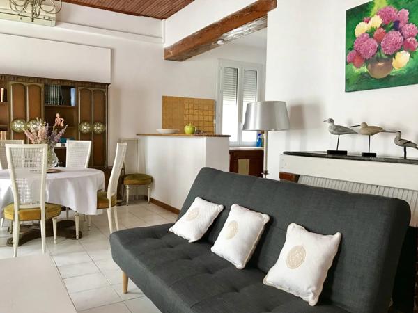 Location                                                      Appartement
                        
                     3 pièces                      81 m2                     à Perpignan
