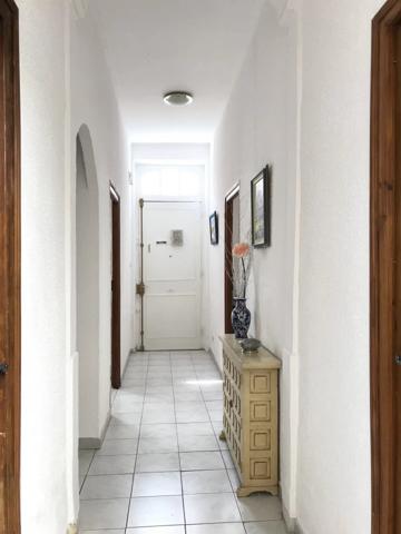 Location                                                      Appartement
                        
                     3 pièces                      81 m2                     à Perpignan