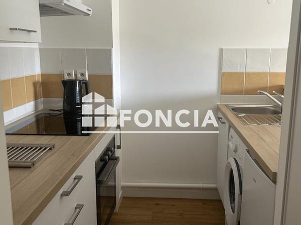 Location Appartement meublé 2 pièces 37.6 m² - 46 RUE DE LA BURGONCE Niort 79000