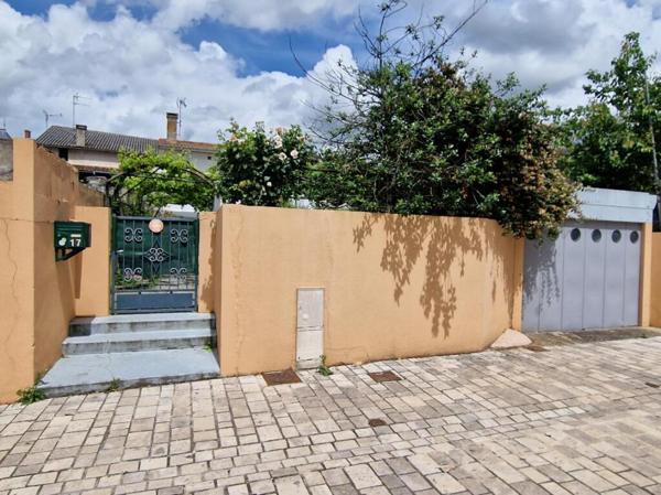 47110 SAINTE LIVRADE SUR LOT Maison de ville proche des commodités de Ste Livrade/Lot