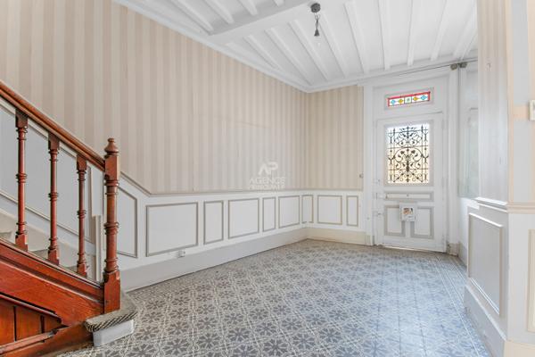 Appartement Saint Germain En Laye 5 pièces 125.40 m2 1 050 000 € **  - Référence  18579