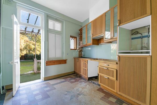 Appartement Saint Germain En Laye 5 pièces 125.40 m2 1 050 000 € **  - Référence  18579