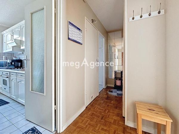 Appartement à CHATOU, 78400 - 1 pièce 38m²