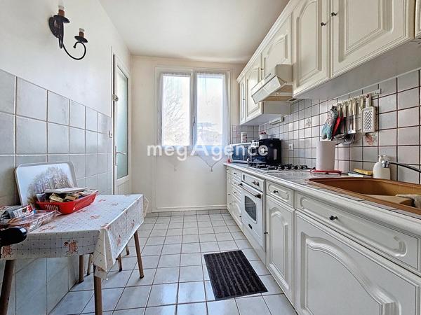 Appartement à CHATOU, 78400 - 1 pièce 38m²