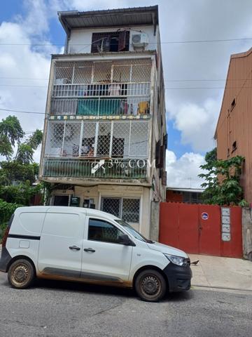 A VENDRE UN ENSEMBLE IMMOBILIER DE 10 APPARTEMENTS A CAYENNE  Cayenne (97300)