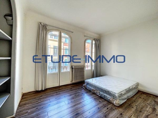 APPARTEMENT T3 A LOUER - LILLE VIEUX LILLE - 85 m 2 - 1 700 € charges comprises par mois