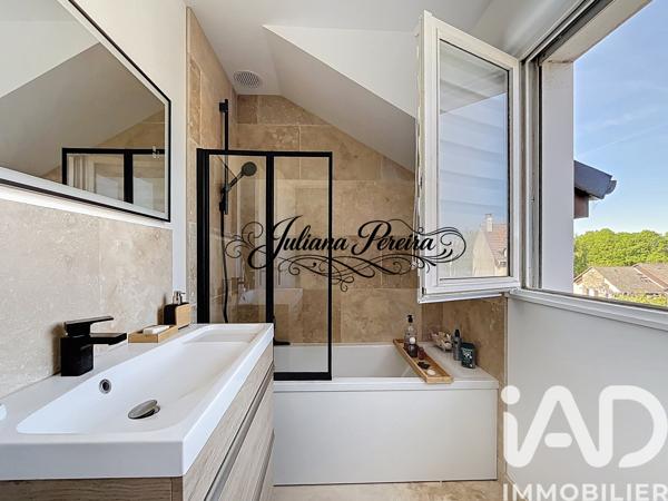 Maison à vendre 5 pièces 109 m² Épône