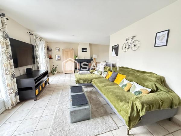 Maison 3 chambres plus bureau plus piscine