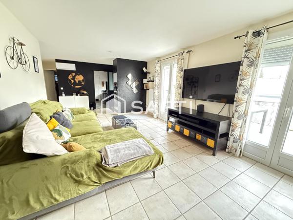 Maison 3 chambres plus bureau plus piscine