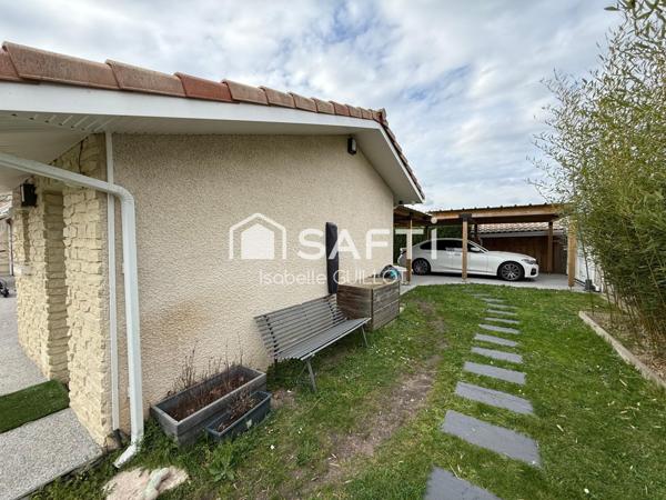 Maison 3 chambres plus bureau plus piscine