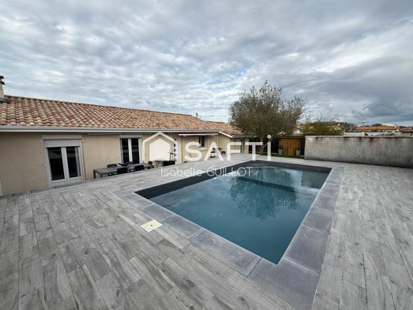 Maison 3 chambres plus bureau plus piscine