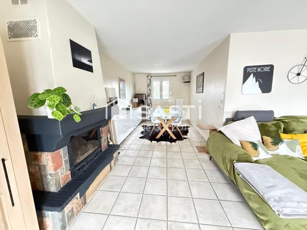 Maison 3 chambres plus bureau plus piscine