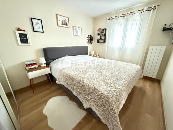 Maison 3 chambres plus bureau plus piscine