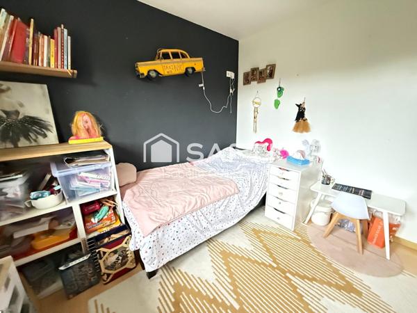 Maison 3 chambres plus bureau plus piscine