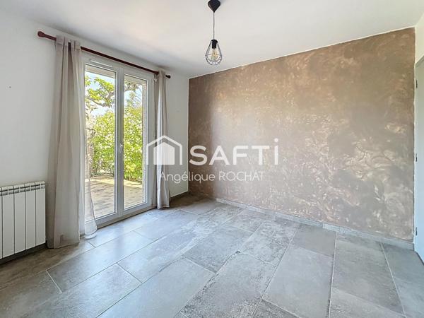 Maison de plain pied 3 chambres et un studio sur parcelle de 970m2