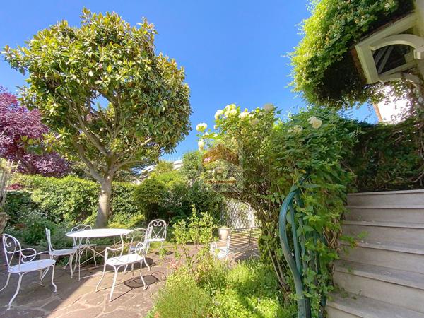 Maison Suresnes 7 pièce(s) 160 m2