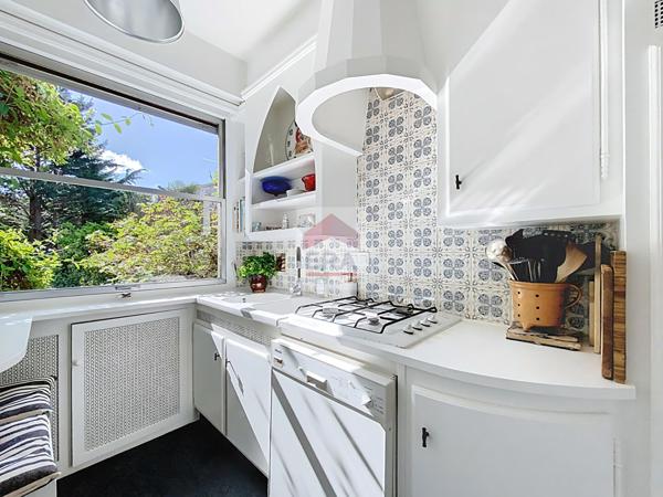 Maison Suresnes 7 pièce(s) 160 m2