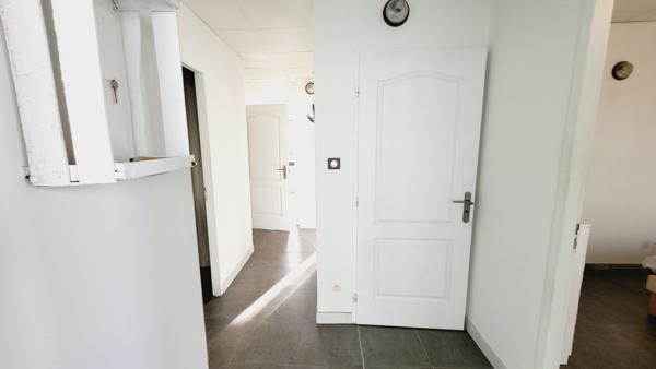 APPARTEMENT MEUBLE A CARCASSONNE AVEC TERRASSE