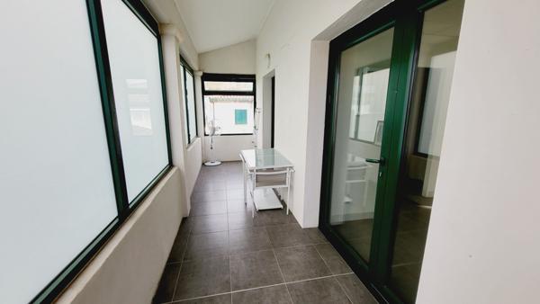 APPARTEMENT MEUBLE A CARCASSONNE AVEC TERRASSE