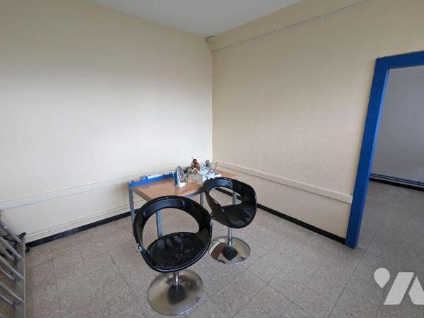 A NOGENT LE ROTROU, CENTRE VILLE,

Local commercial d'environ 41 m2 situé au rez-de-chaussée ...