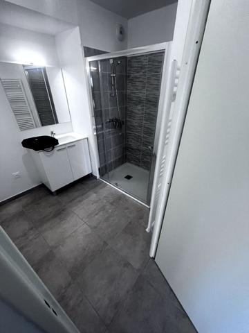 T3 NEUF LIVRAISON IMMEDIATE PROCHE CELLENEUVE DERNIER ETAGE