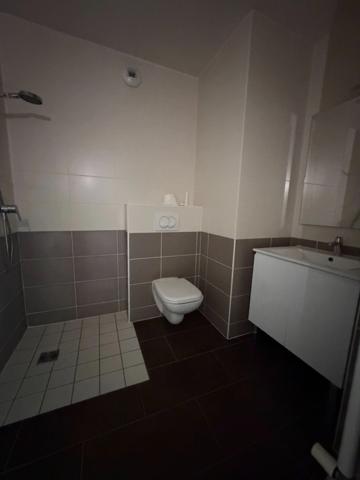 Appartement à vendre 1 pièces SAINT GENIS POUILLY (01)