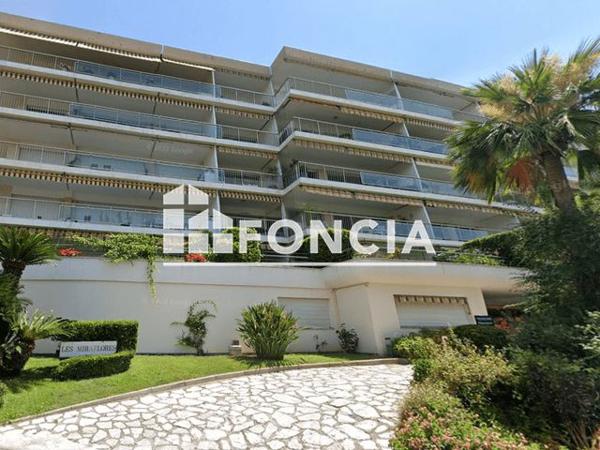 Location Appartement 2 pièces 47.95 m² - 4 RUE DU BOSQUET Le Cannet 06110