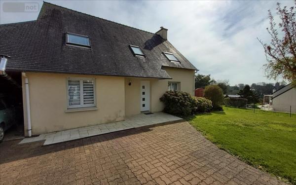 Maison individuelle à vendre à Carhaix-Plouguer dans le Finistère (29270), ref : 29066-1090850