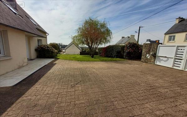 Maison individuelle à vendre à Carhaix-Plouguer dans le Finistère (29270), ref : 29066-1090850