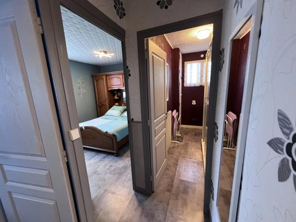 Vente                                                      Appartement
                        
                     5 pièces                      75 m2                     à Nevers