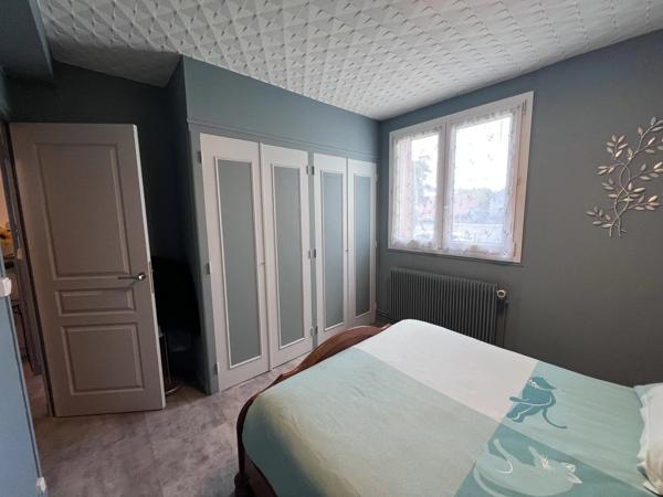 Vente                                                      Appartement
                        
                     5 pièces                      75 m2                     à Nevers