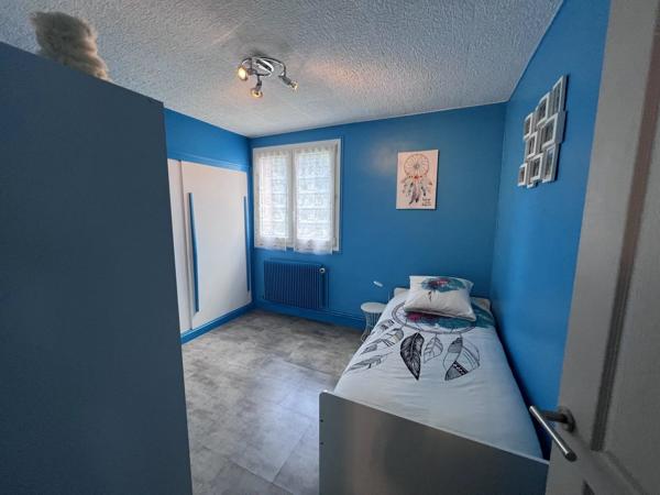 Vente                                                      Appartement
                        
                     5 pièces                      75 m2                     à Nevers