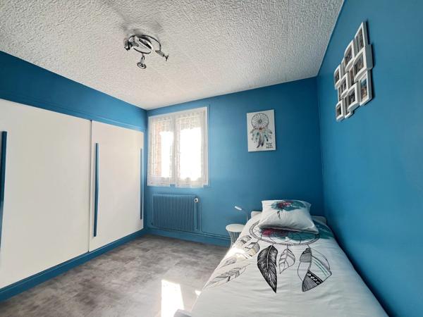 Vente                                                      Appartement
                        
                     5 pièces                      75 m2                     à Nevers