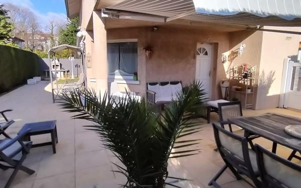 Maison à vendre    5 pièces • 123 m2 Saint-Égrève