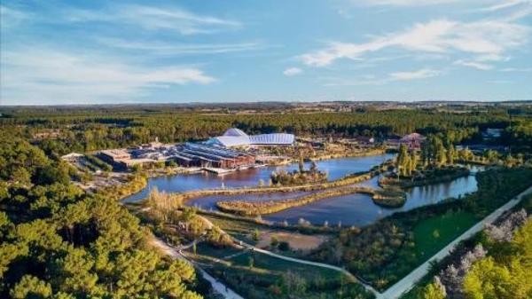 INVESTISSEMENT LOCATIF – Morton – Résidence de Tourisme Center Parcs Le Bois aux Daims - 5,45% de rentabilité
