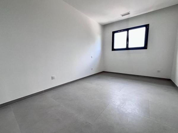 Magnifique maison neuve de 130 m²  en R+1 sur un terrain 3 faces piscinable sans vis-à-vis